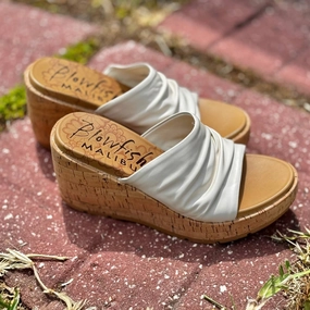 Boynton Wedge In Latte Comfortable Pace