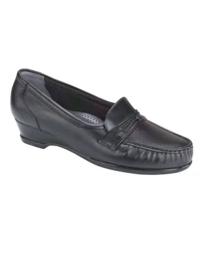 Women's Easier Slip On Loafer - Double Wide In Black Heel Sure