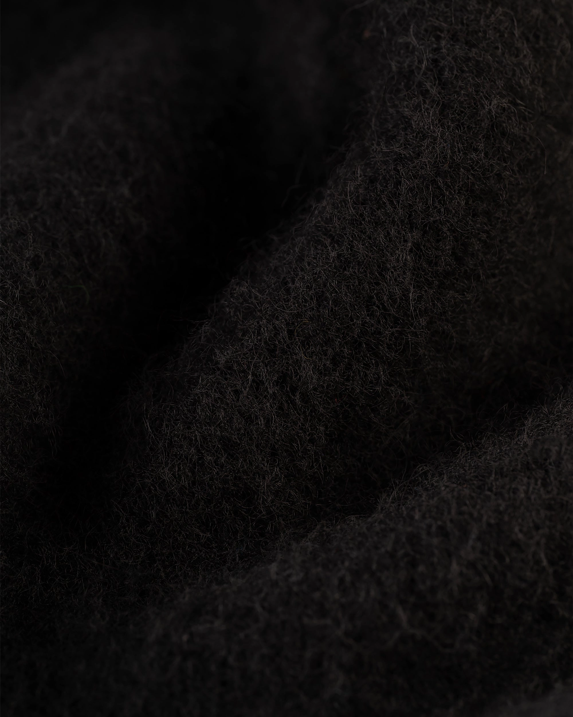 Light Knitwear Made-in-Scotland Black Shaggy Dog Sweater - Classic Fit