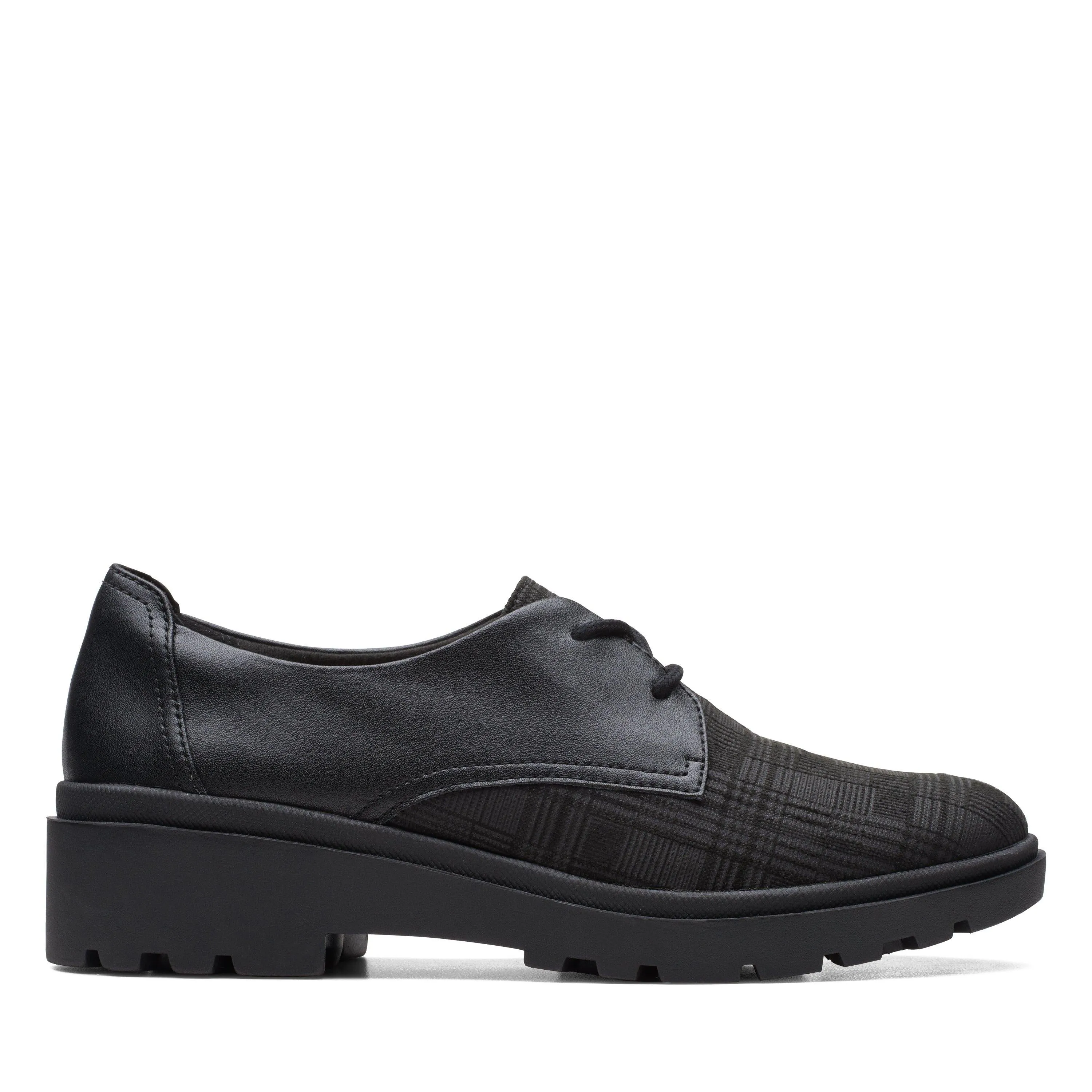 Clarks Calla Ruby in Black Leather Ground Hold