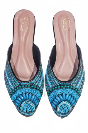 Women's Closed Toe Shoe In Turquoise Reliable Cushioning City Safe