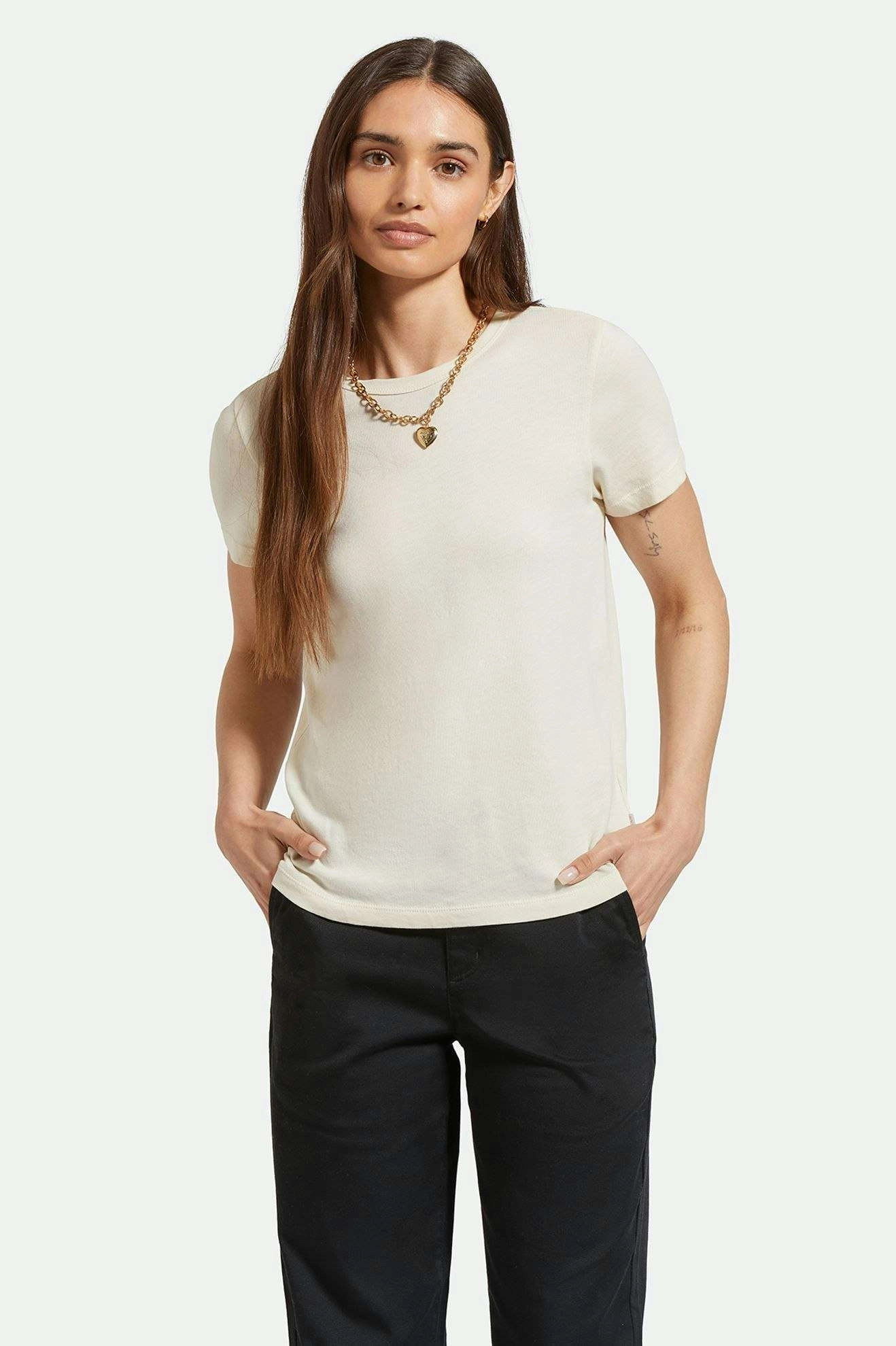 Outdoor Leisure Look Carefree Organic Garment Dye Perfect Pocket T-Shirt - White Smoke