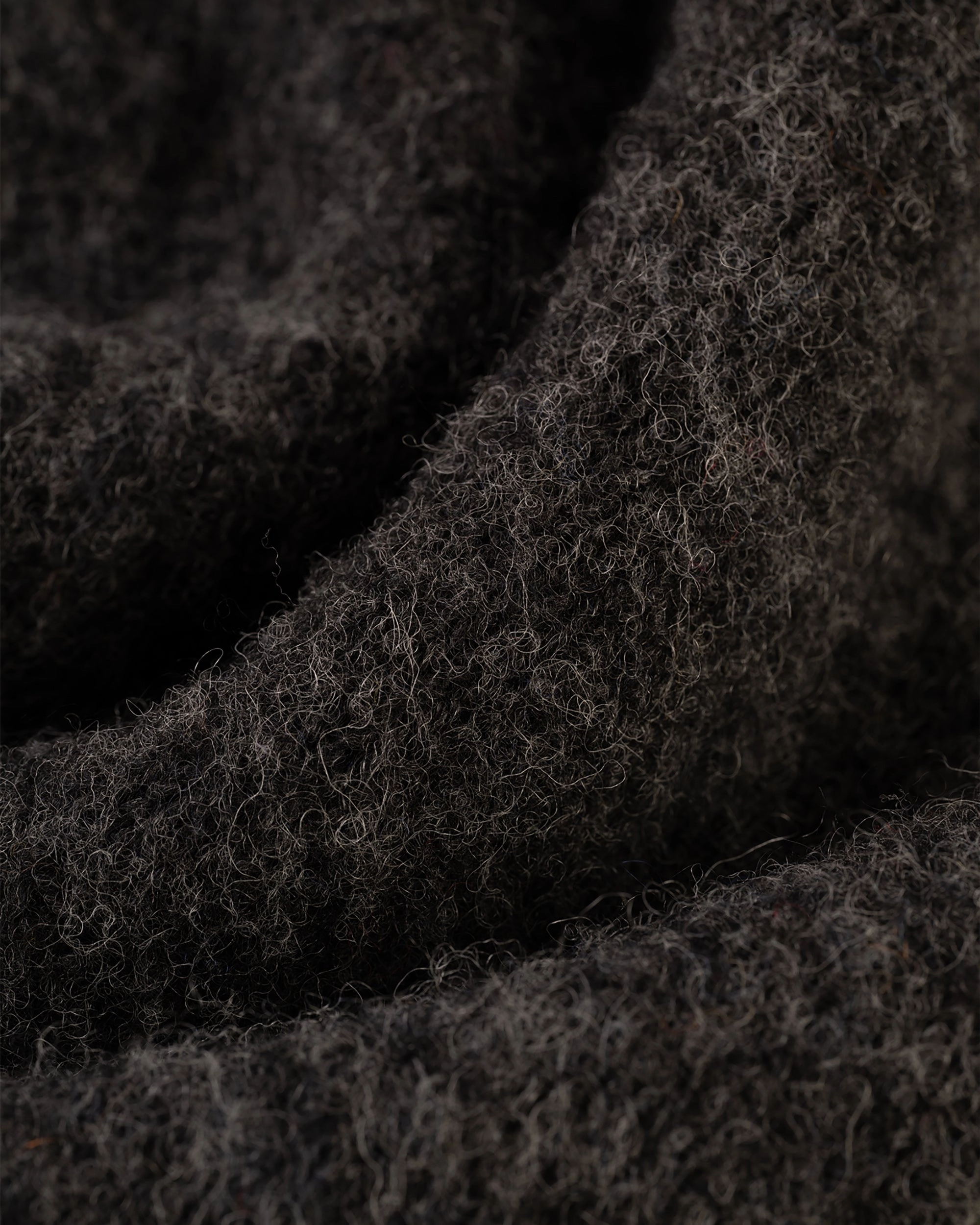 Made-in-Scotland Charcoal Shaggy Dog Sweater - Classic Fit Soft and Elegant