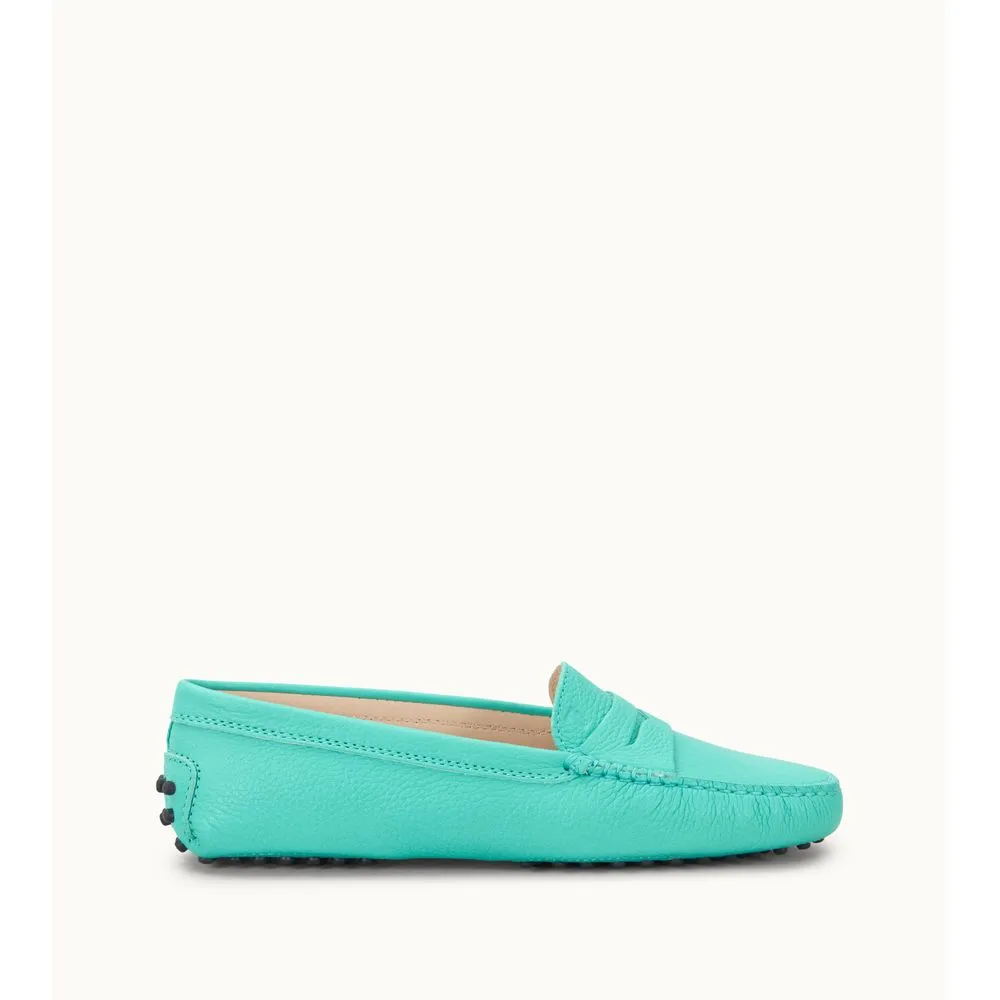 Wide Steps Sleek Option Gommino Driving Shoes in Leather