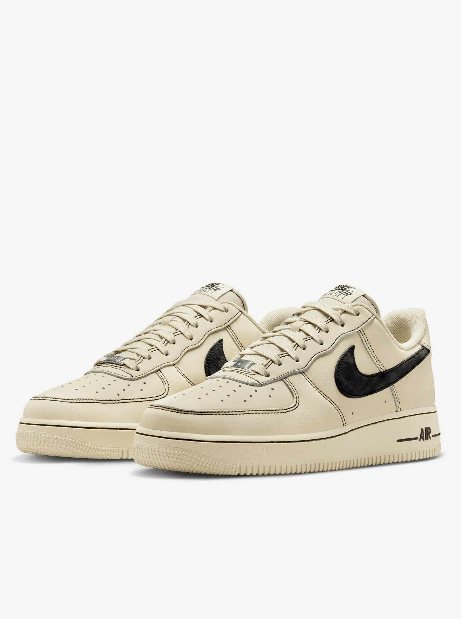 Casual Appeal Odor control Air Force 1 '07 LV8 Mens