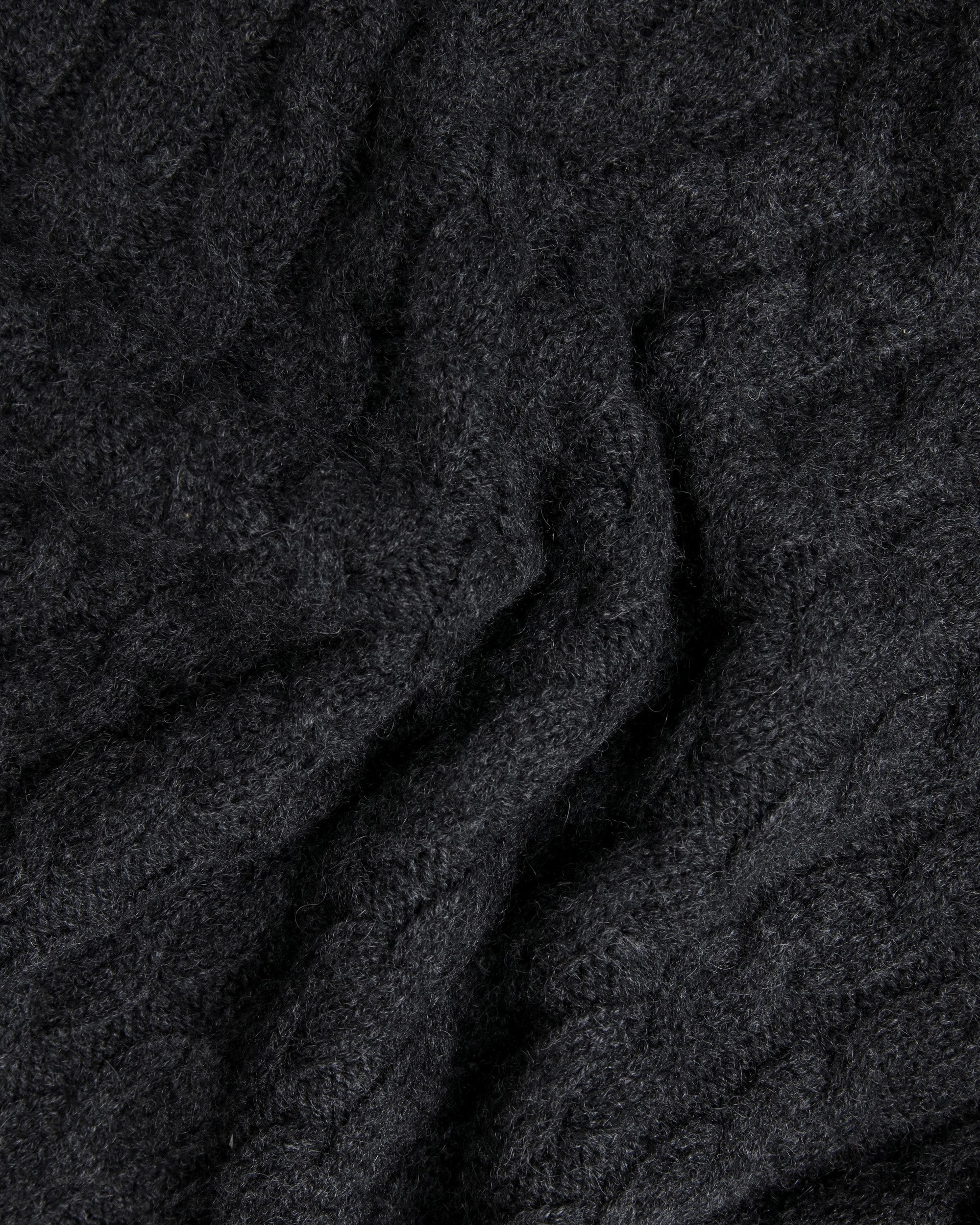 Non Restrictive Armhole Non Static Fiber Tech Made-in-Scotland Charcoal Cable Knit Cashmere Sweater