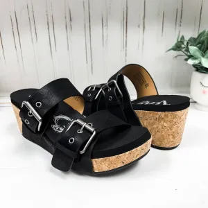 Laurie Women's Sandal In Black Versatile Fit