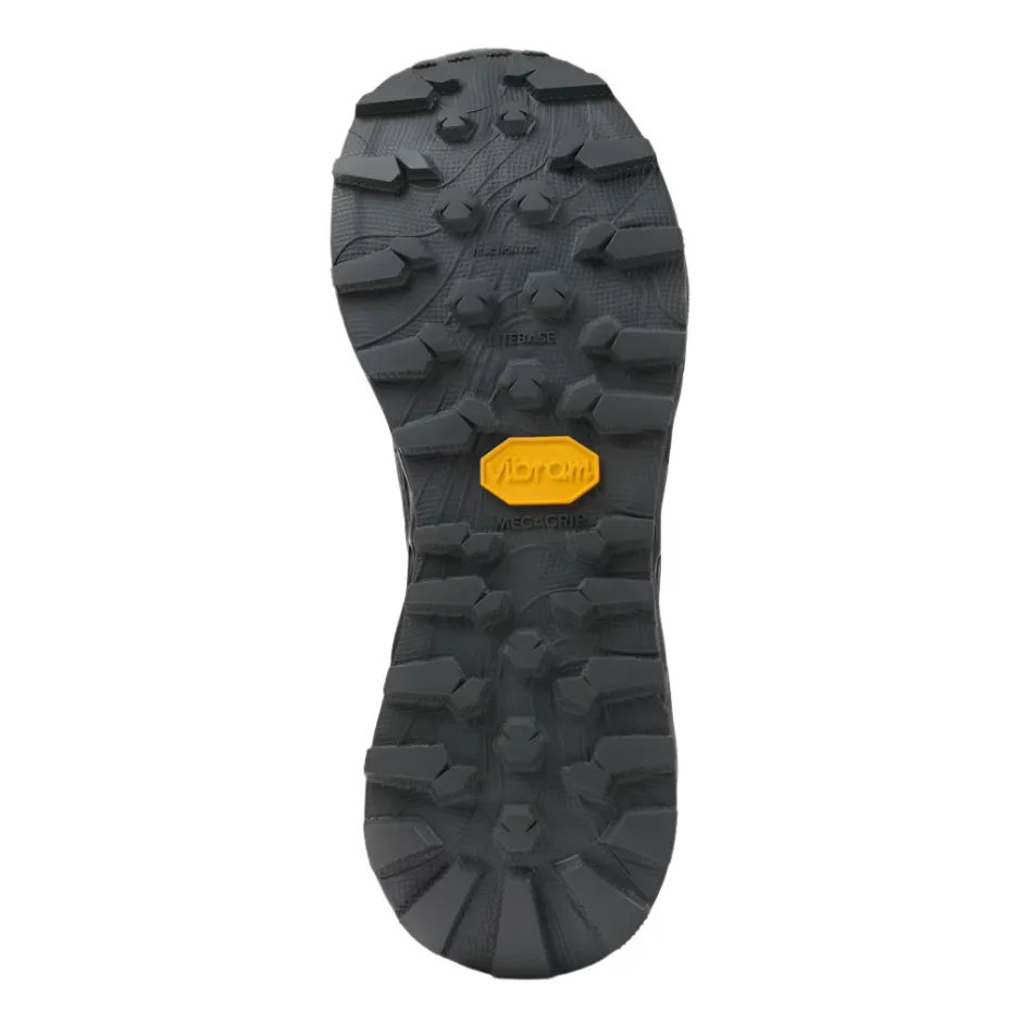 NNormal Unisex Tomir 2.0 Trail Running Shoes in Black AW25 grassy terrain