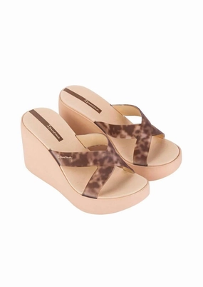 Women's Lofty Leopard Wedge Sandal In Beige Print Base