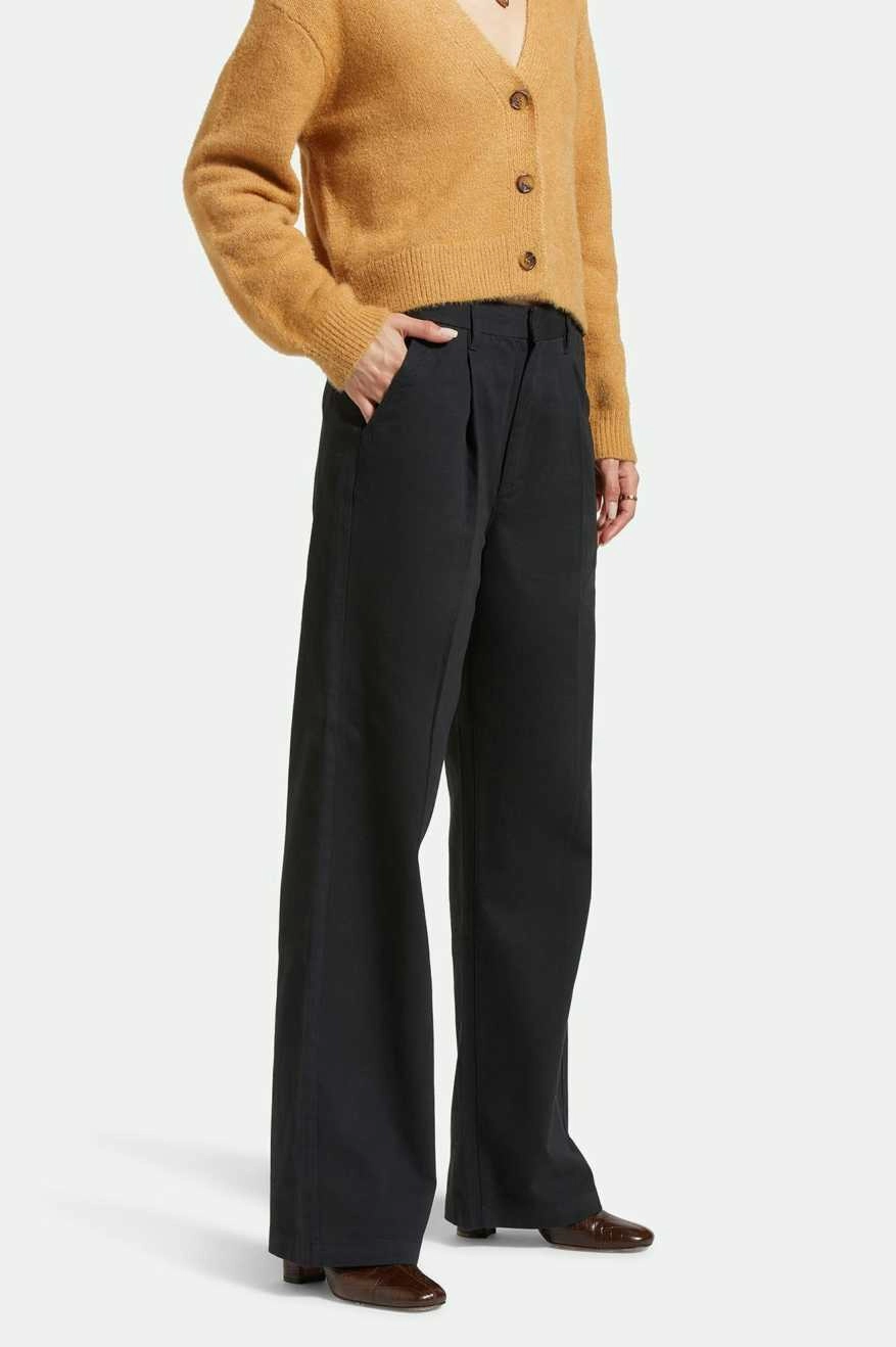 Mid-rise fit Sleek lines Ludlow Trouser Pant - Black