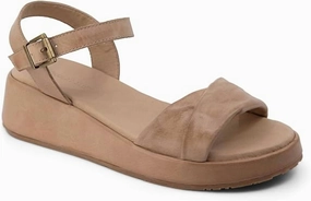 Support Layer Women's Elly Wedge Sandal In Sand Leather