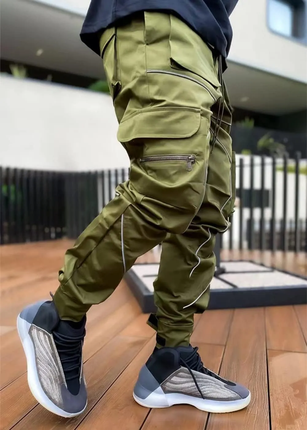 KCLOT Men's Techwear Cargo Pants Fashion Multi-Pocket Reflective Jogger Sweatpants