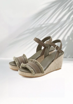 LASCANA Women's Fringe Detail Wedge Sandals Chic Touch