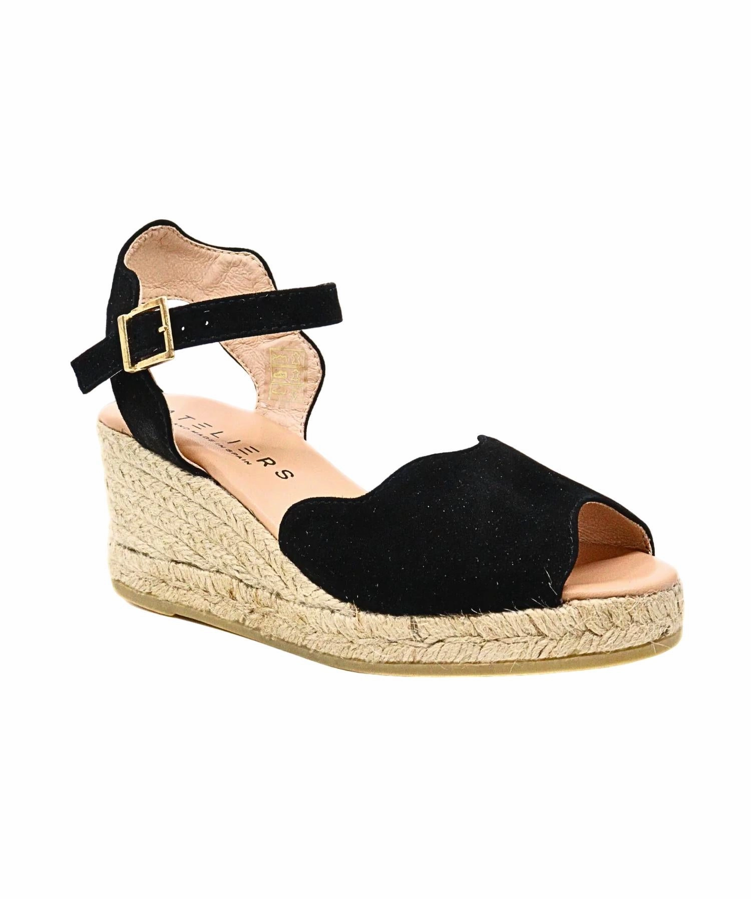 Curve Base Women's Oasis Wedge Sandal In Black