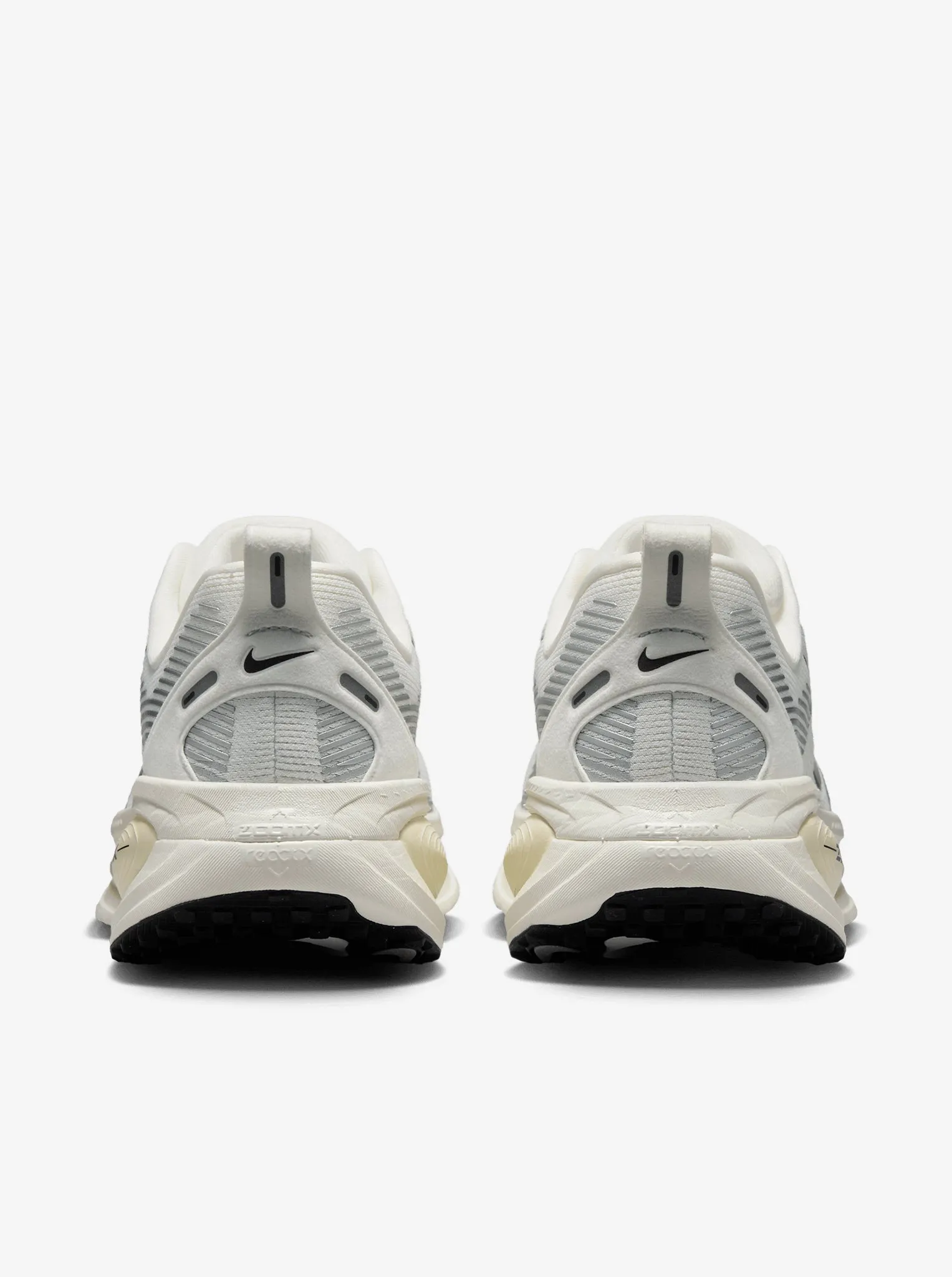 Secure lacing system Synthetic Vomero 18 Womens