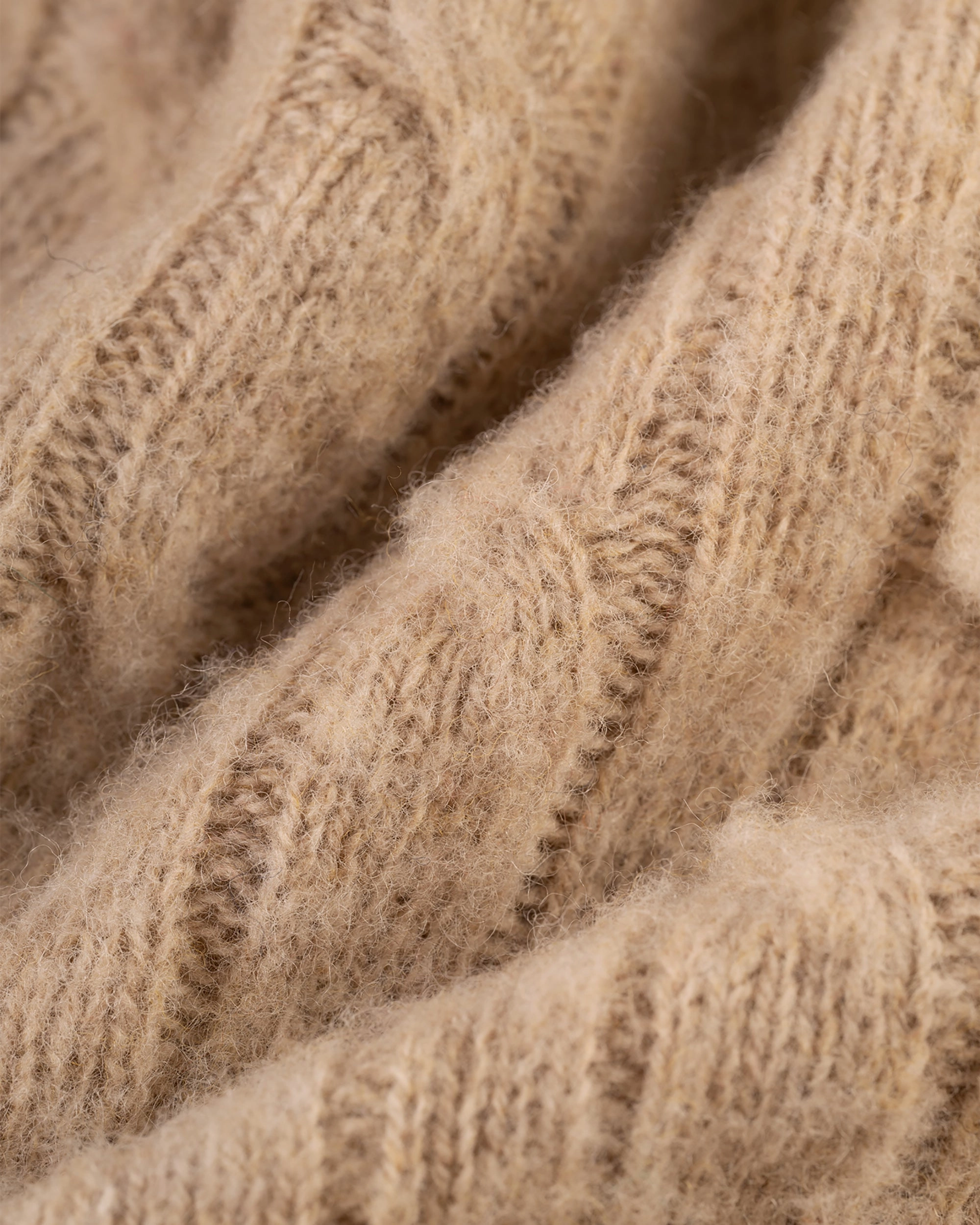Made-in-Scotland Oatmeal Shaggy Dog Cableknit Sweater - Classic Fit Biodegradable Fiber Options Reinforced Shoulder Seams
