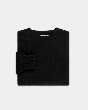 Made-in-Scotland Black Shaggy Dog Sweater  - Trim Fit Ergonomic Sleeve Shape