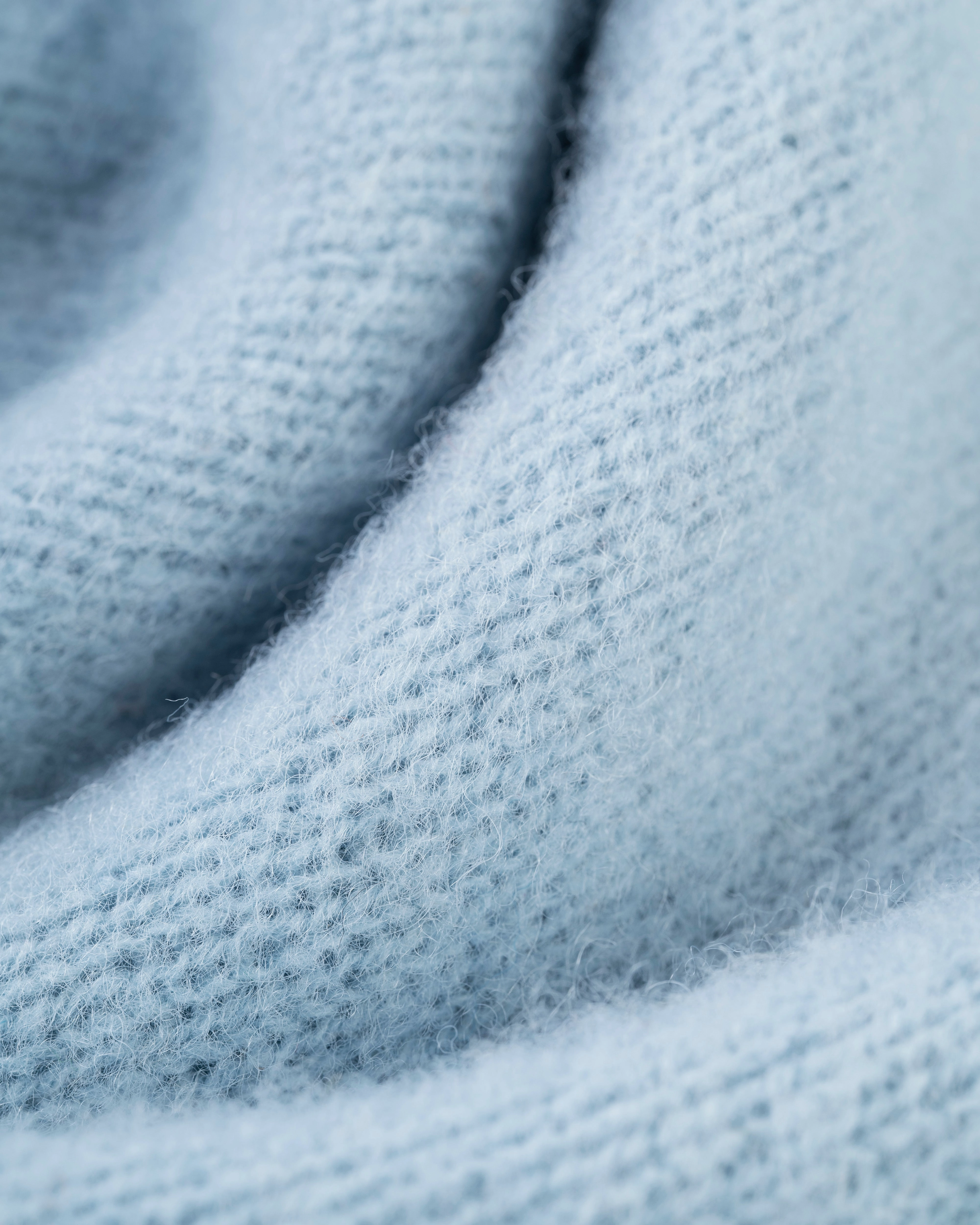 Tagless Labeling Perfectly Warm Made-in-Scotland China Blue Shaggy Dog Sweater - Classic Fit