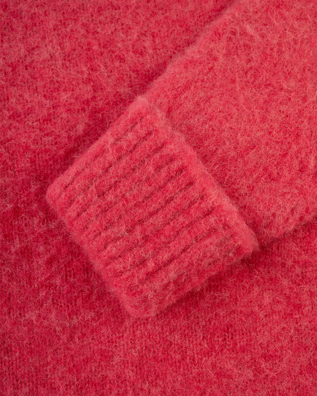 Sustainable Yarn Seamless Stitching Made-in-Scotland Fuschia Shaggy Dog Sweater - Classic Fit