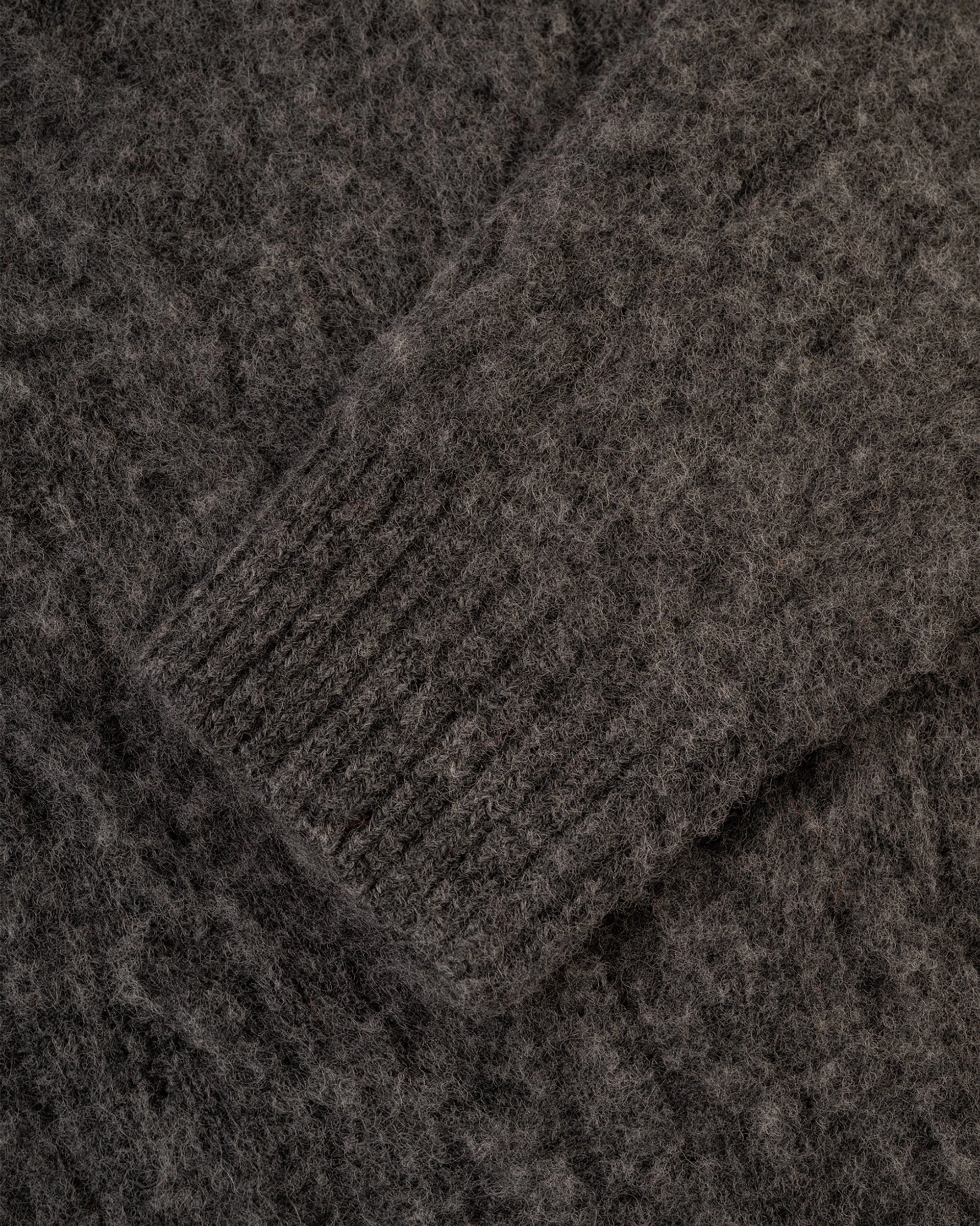 Soft touch layer Made-in-Scotland Gray Shaggy Dog Cableknit Sweater - Classic Fit