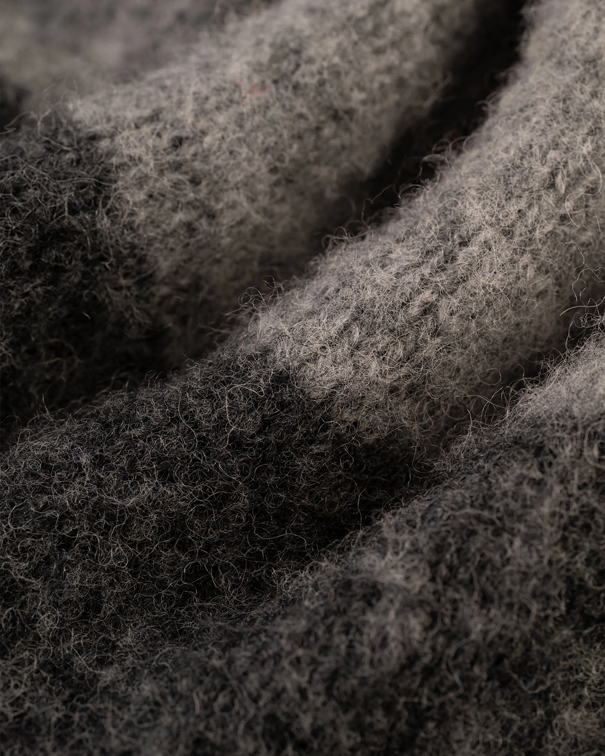Made-in-Scotland Grey & Black Shaggy Dog Block Stripe Sweater - Trim Fit Chic and Warm
