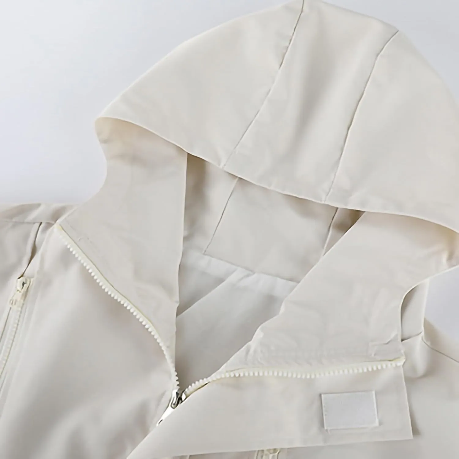 Men's Lightweight Breathable Raincoat Jacket Waterproof Hooded Rain Jacket Oversized Zip-Up Windbreaker with Pockets