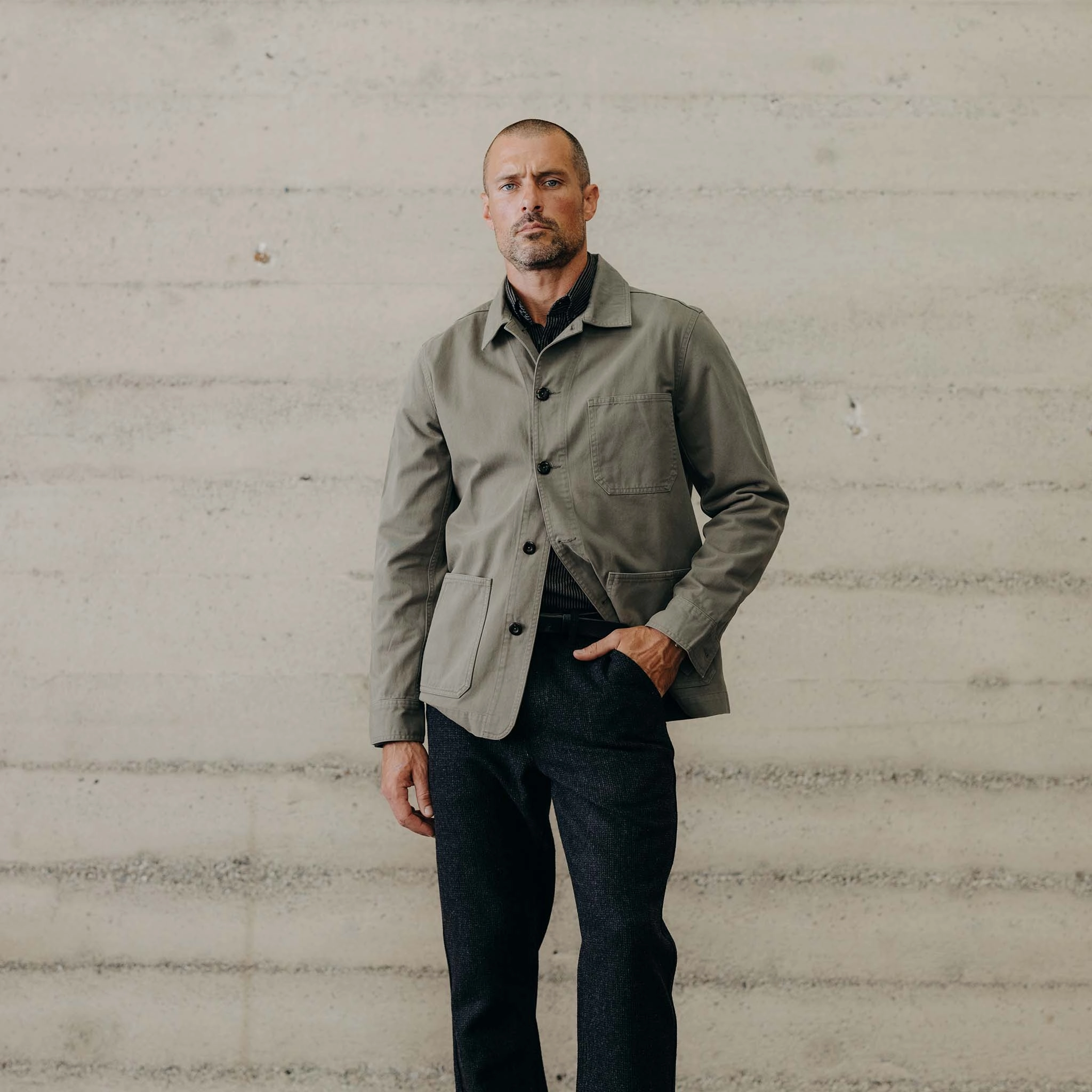 The Ojai Jacket in Organic Smoked Olive Foundation Twill Rollaway Collar Feature