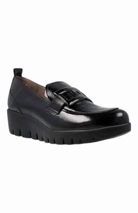 Fit Firm Durable Leather Women's Fly Rings Moccasins Shoes In Black Patent