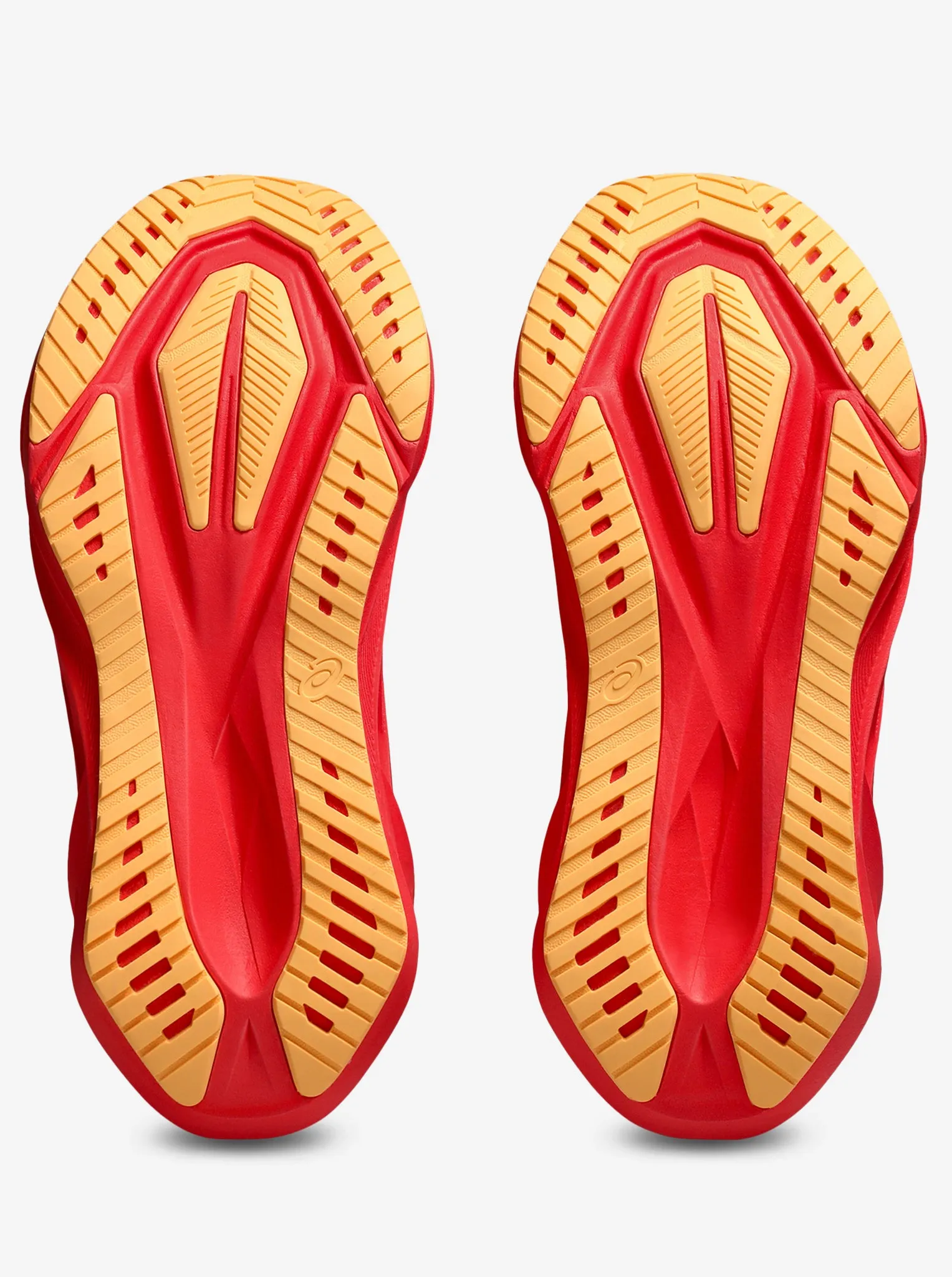 Novablast 5 Womens snow shoes Balanced Ride Geometry