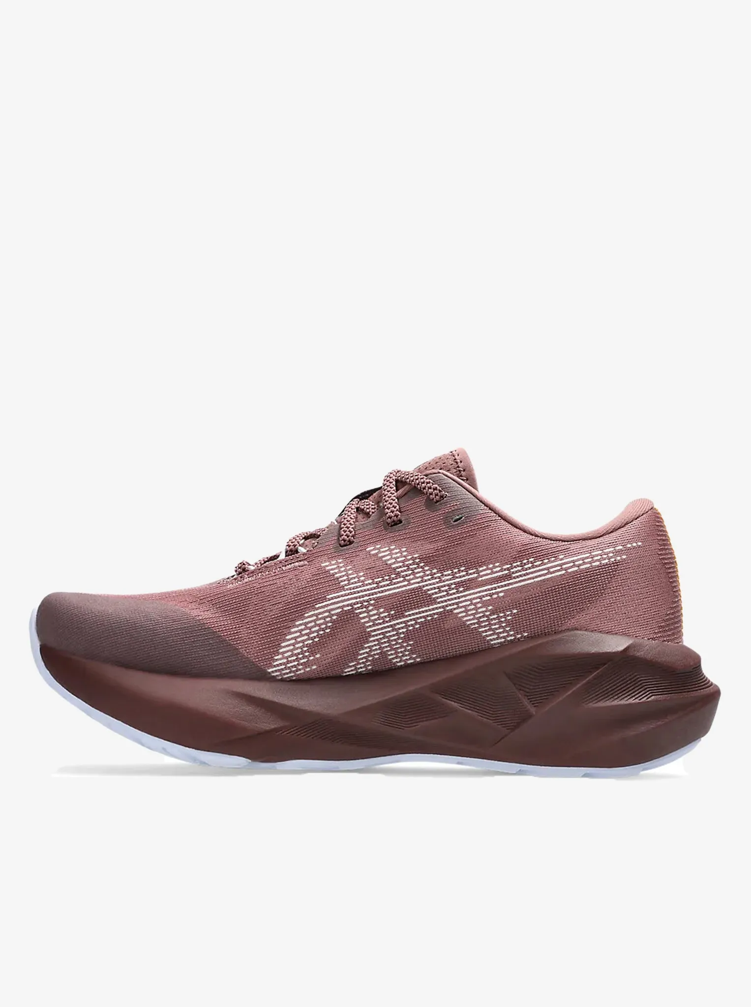 Novablast 5 Womens Heat Sealed Seam Construction running in groups