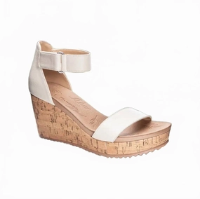 Women's Kaya Patent Wedge Sandal In White Work Day Fit Fashion Mark