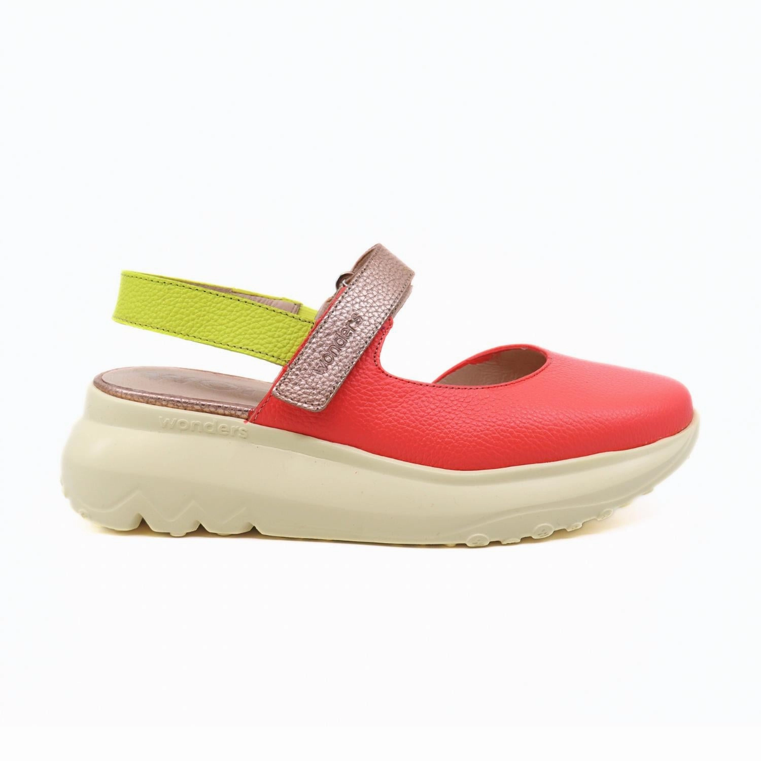 Women's Comb Closed-Toe Wedge Sandals In Coral/cyber Active Look Petite Boost
