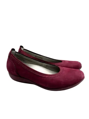 Women's Kristen Milled Nubuck Loafer In Wine Local Walk
