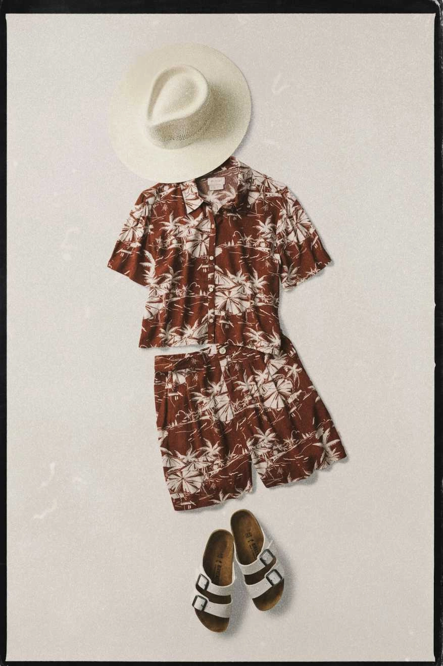 Comfortable Cut Riviera Short - Sepia
