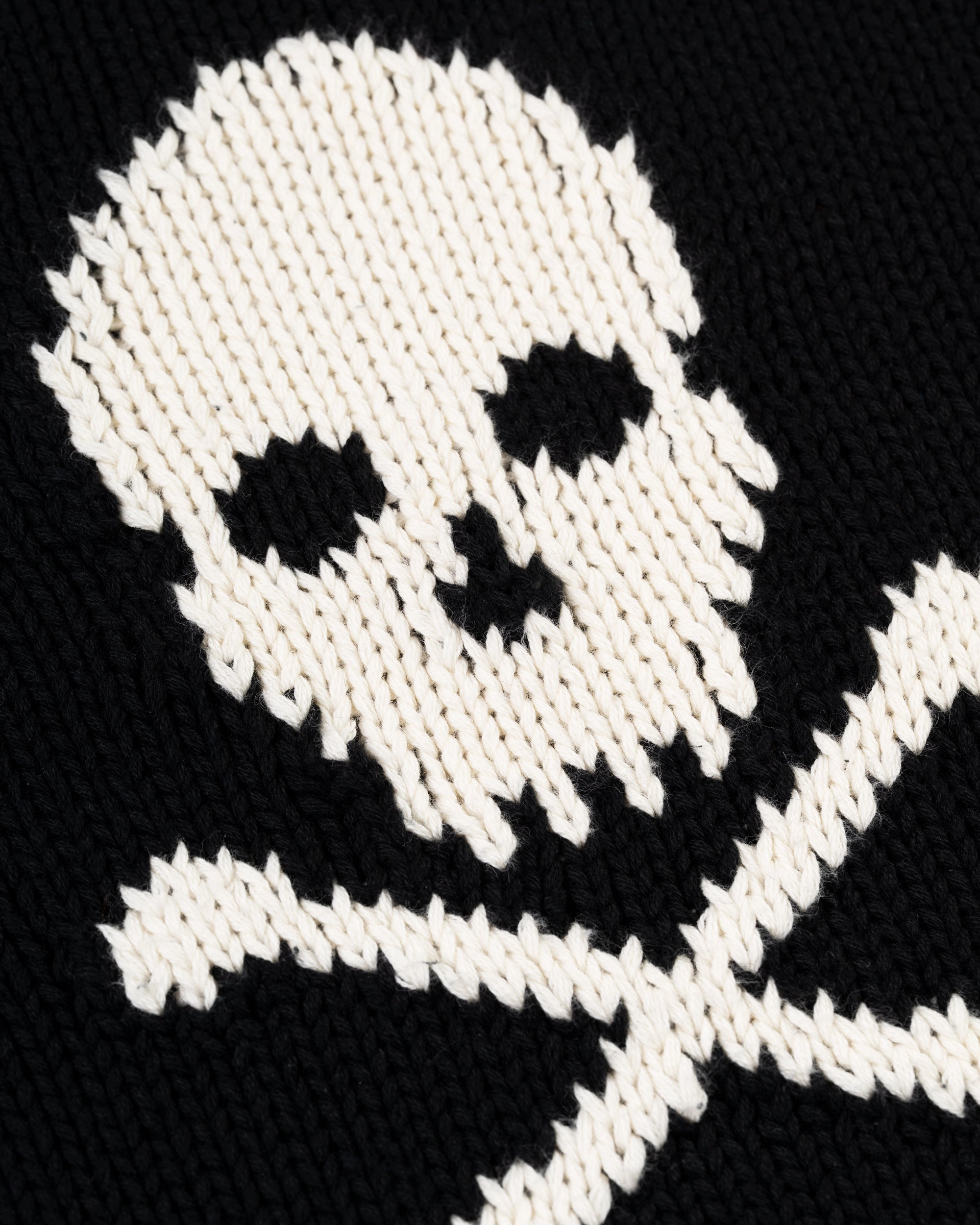 Multi Panel Construction Comfy Feel Skull & Bones Intarsia Knit Cotton Sweater