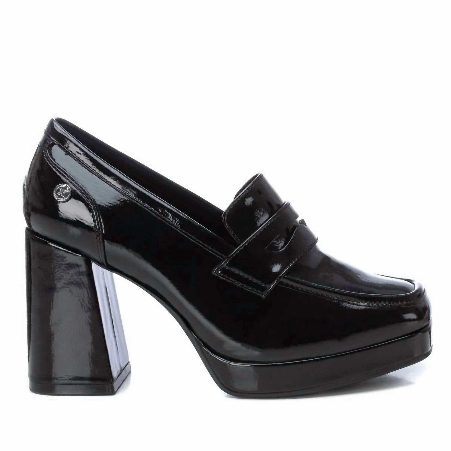 Relaxed Padding Women's Patent Leather Moccasins In Black