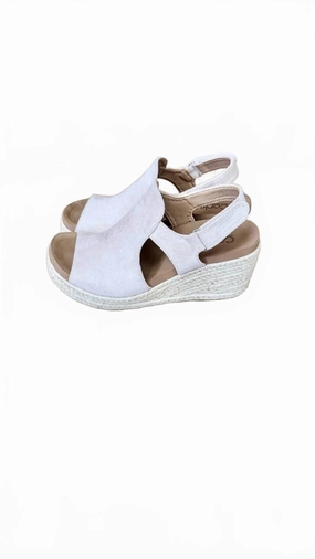 Day Ready Fashion Scene Pose Wedge Sand