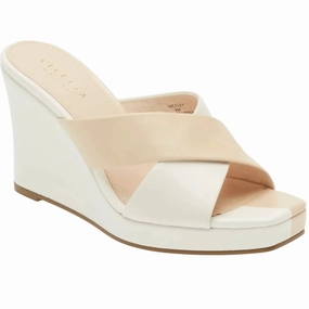Strap Hold Outdoor Walk Women's Wesley Wedge In Nude White