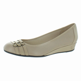 Fawn Womens Patent Trim Dressy Wedge Heels perforated design
