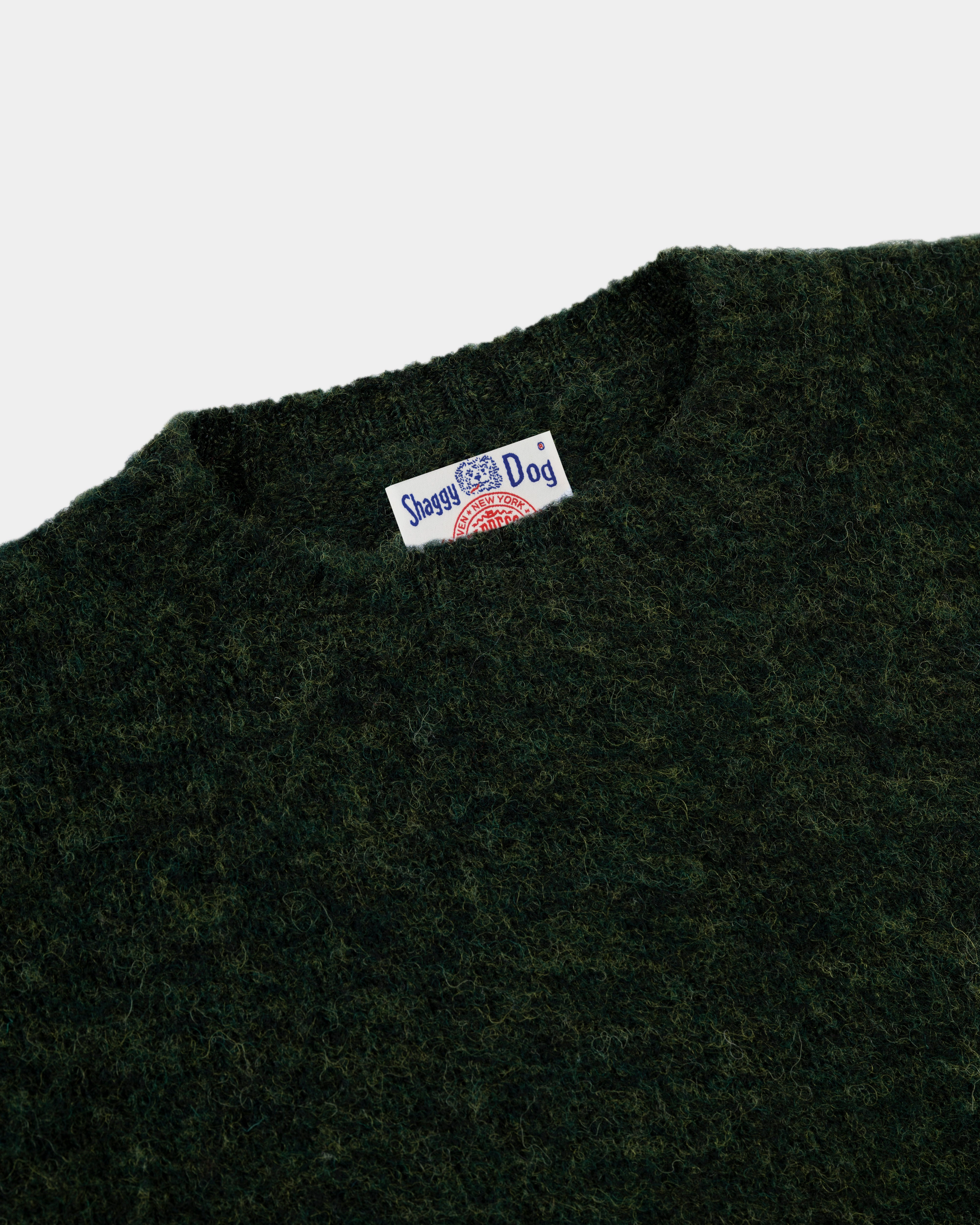 Made-in-Scotland Dark Green Shaggy Dog Sweater - Classic Fit Seasonal Fashion