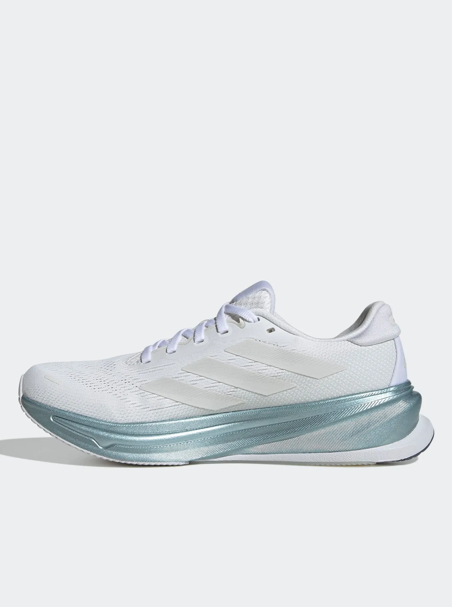 black shoes Supernova Rise 2 Womens