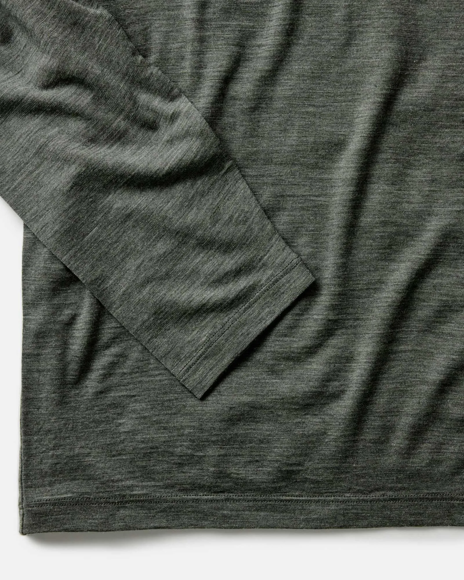 Wicking Interlock Knit The Merino Long Sleeve Tee in Heather Army