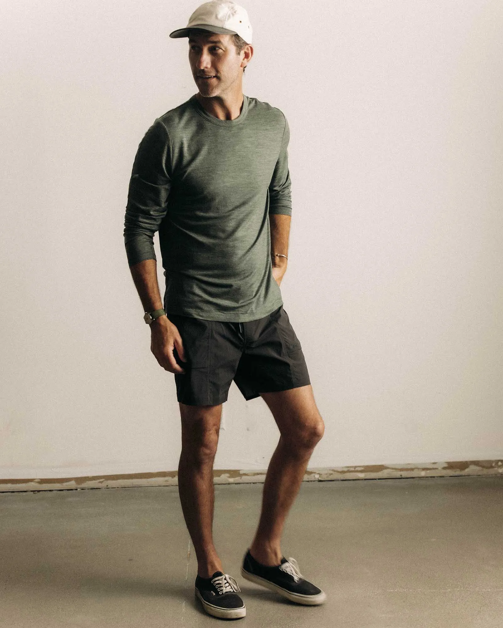 Relaxed Comfort The Merino Long Sleeve Tee in Heather Army