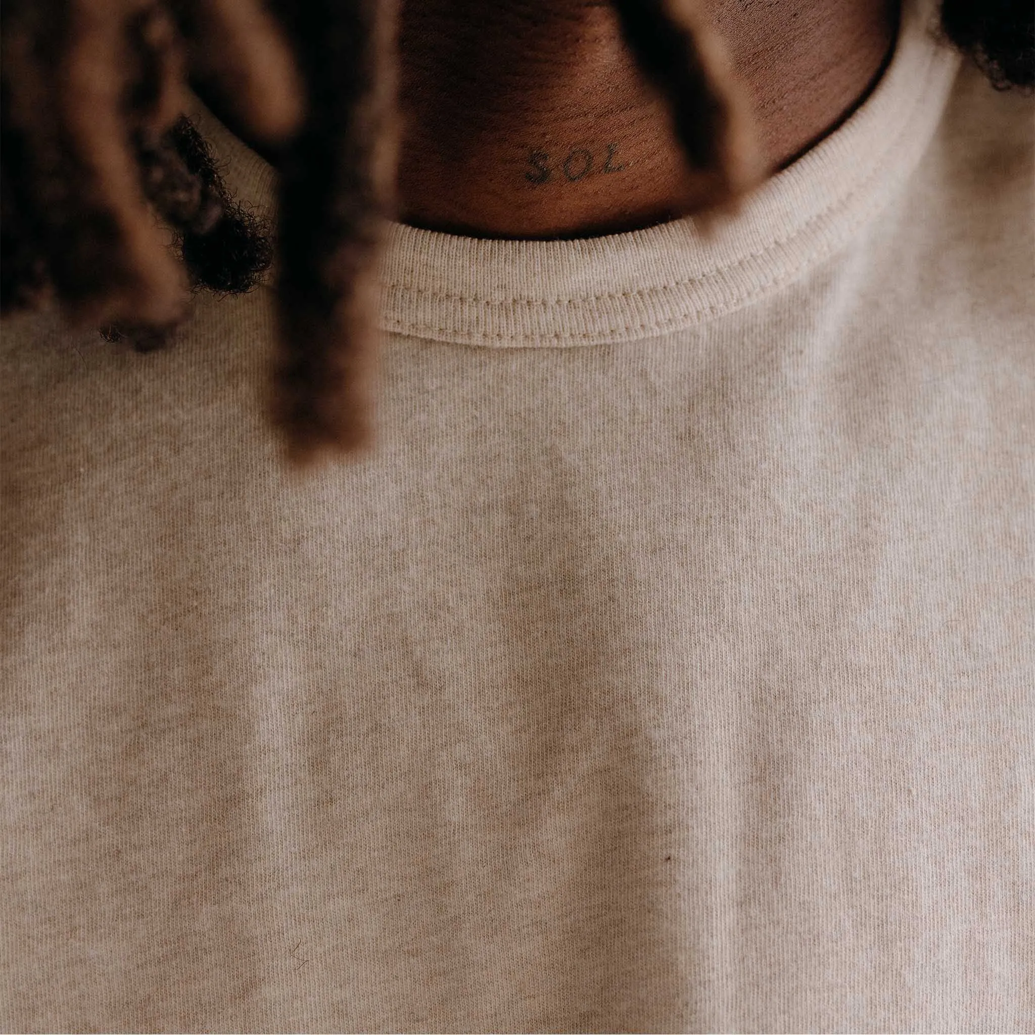 Fit for Everyone Holiday Outfit The Organic Cotton Tee in Heather Oat