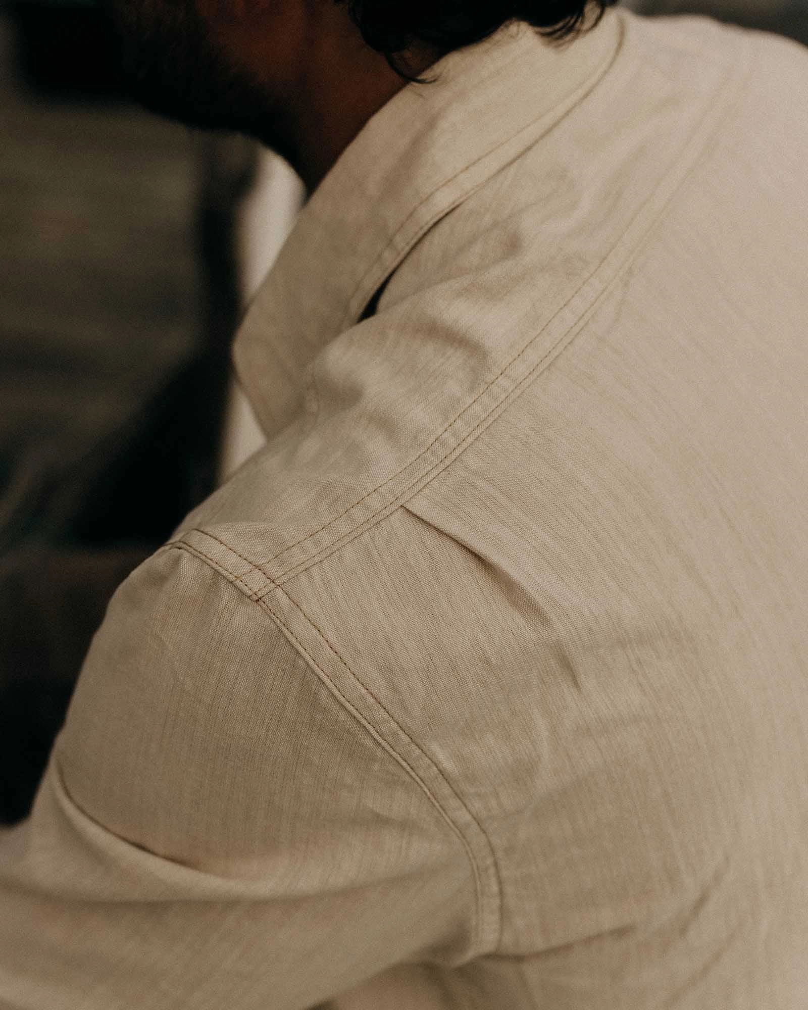 Reinforced Side Vents Moisture wicking The Foundry Shirt in Natural Chambray