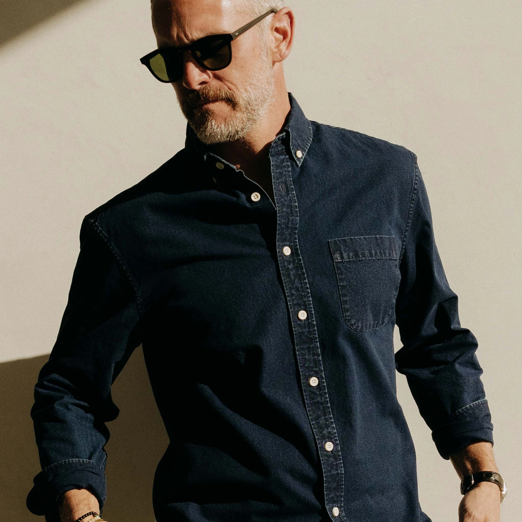 The Jack in Rinsed Indigo Oxford Camping Essential vacation wear