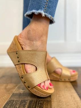 Campus Cool Women's Oasis Sandals In Gold Metallic