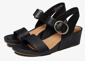 Vaya Wedge In Black funky look Polished Look