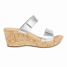 Smooth Upper Pattern Play Women's Caveran Sandals In Soft Silver