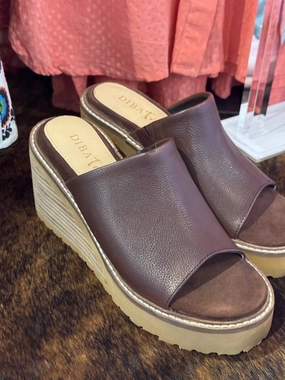 Women's Cloud Fall Wedge In Brown Stride Light Easy Match